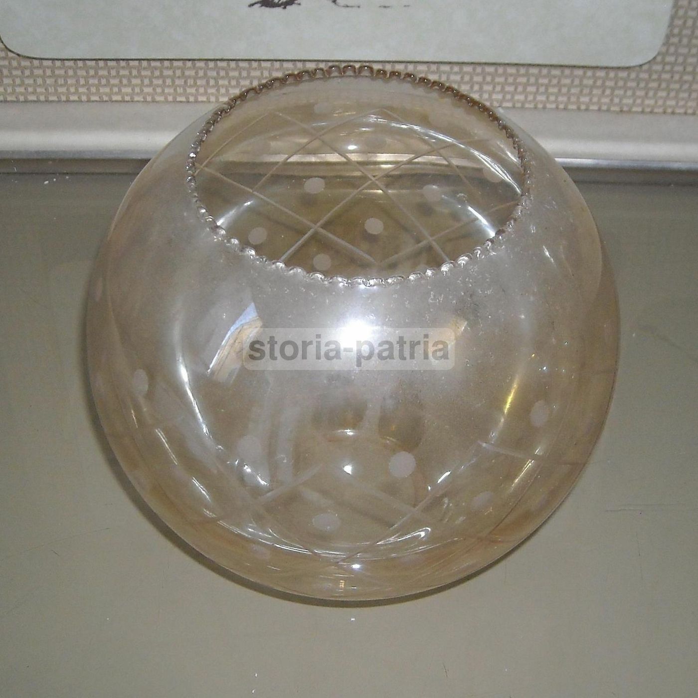 Coppa In Vetro Fumè Inciso Per Lampada, Design Anni '50