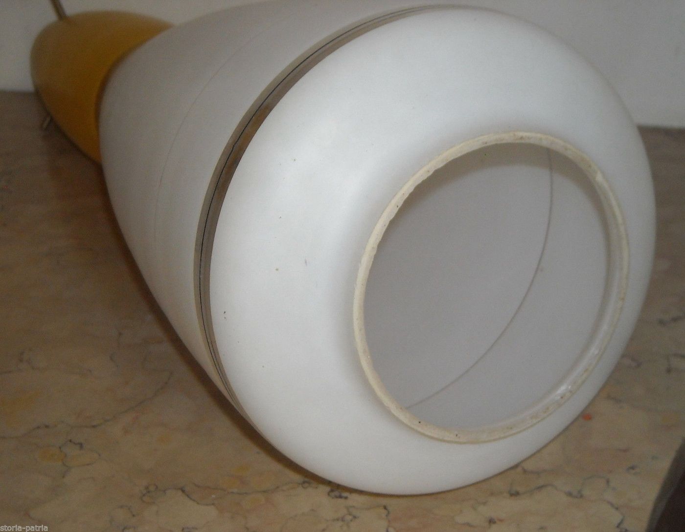 Lampada In Vetro Bicolore Bianco E Giallo, Anni '60