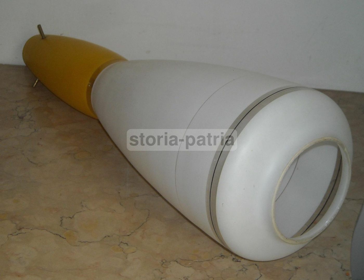 Lampada In Vetro Bicolore Bianco E Giallo, Anni '60