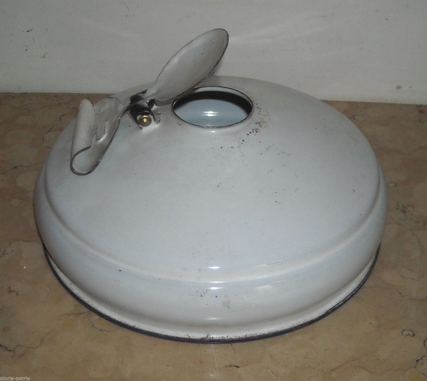 Coperchio In Latta Porcellanata Bianca Anni '30
