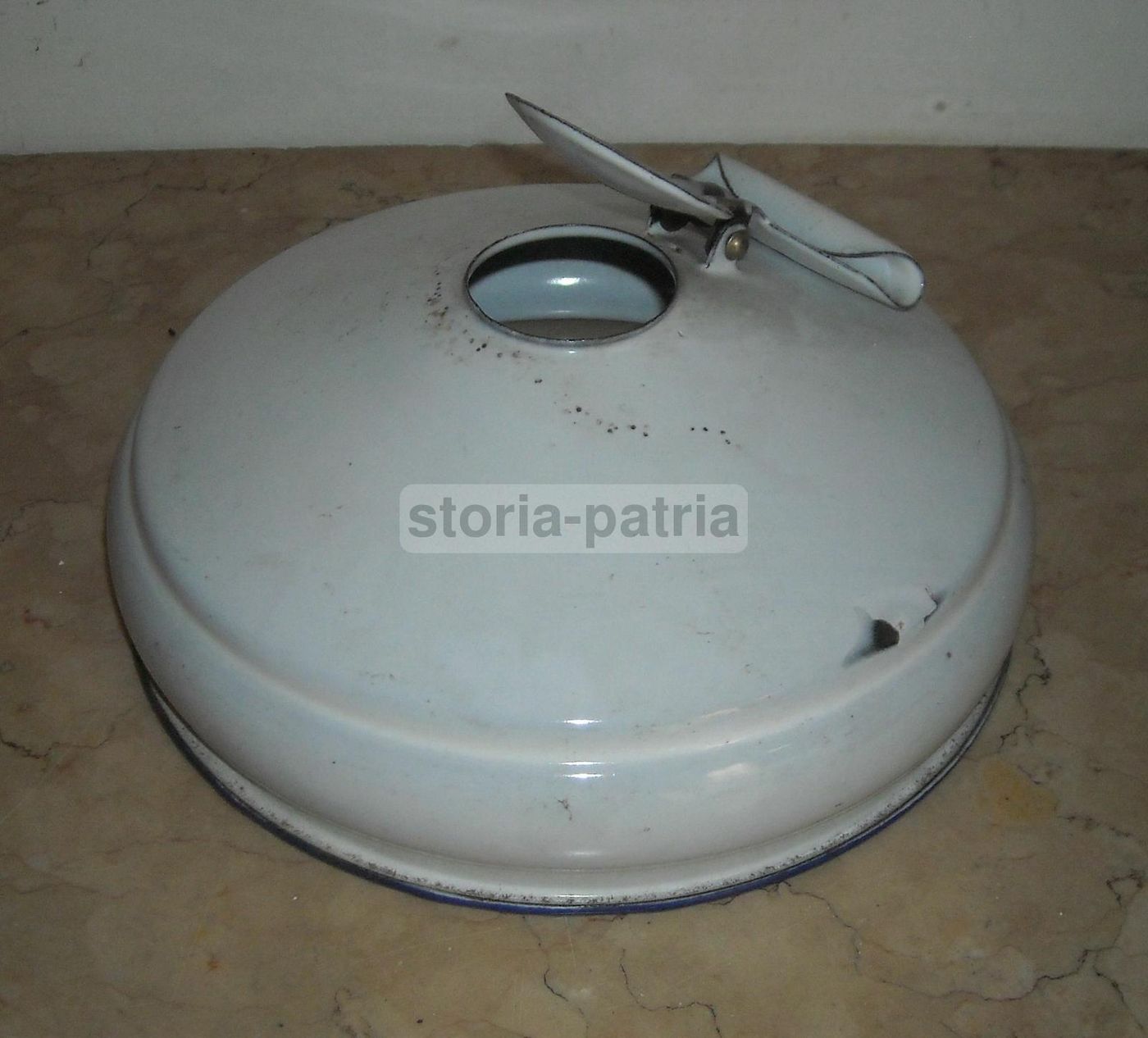 Coperchio In Latta Porcellanata Bianca Anni '30