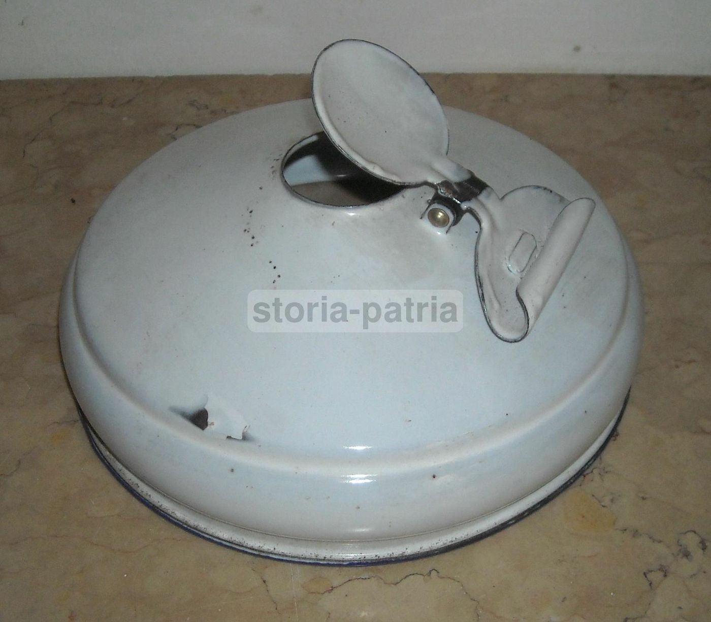 Coperchio In Latta Porcellanata Bianca Anni '30