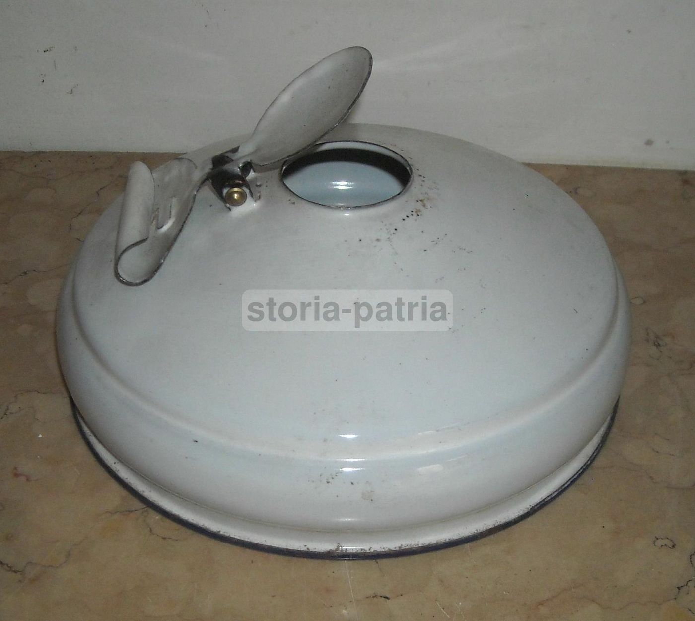 Coperchio In Latta Porcellanata Bianca Anni '30