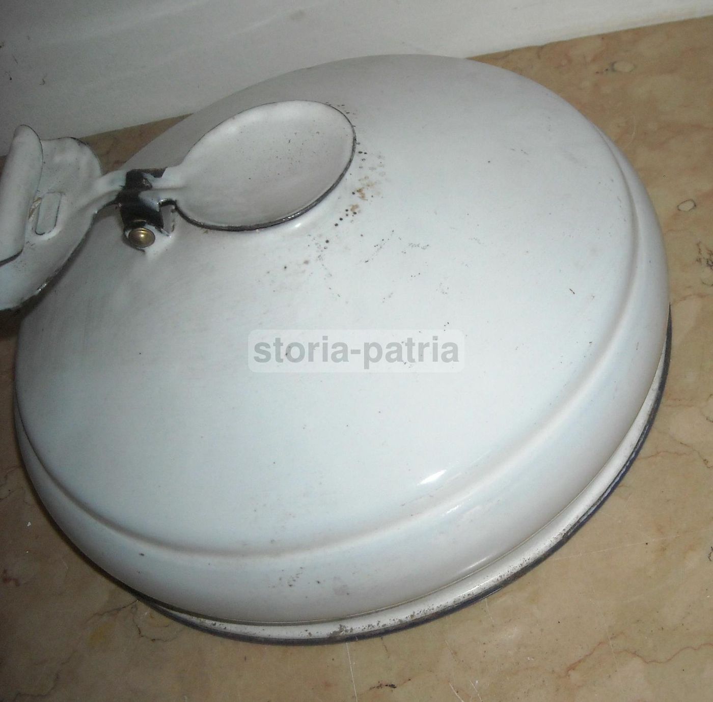 Coperchio In Latta Porcellanata Bianca Anni '30