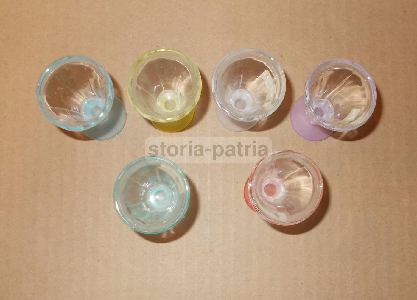 Set Di 6 Bicchierini Da Rosolio In Vetro Colorato, Anni '40 '60