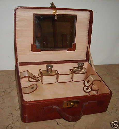 Valigia Da Viaggio d'Epoca Franzi In Pelle Con Specchio E Boccette
