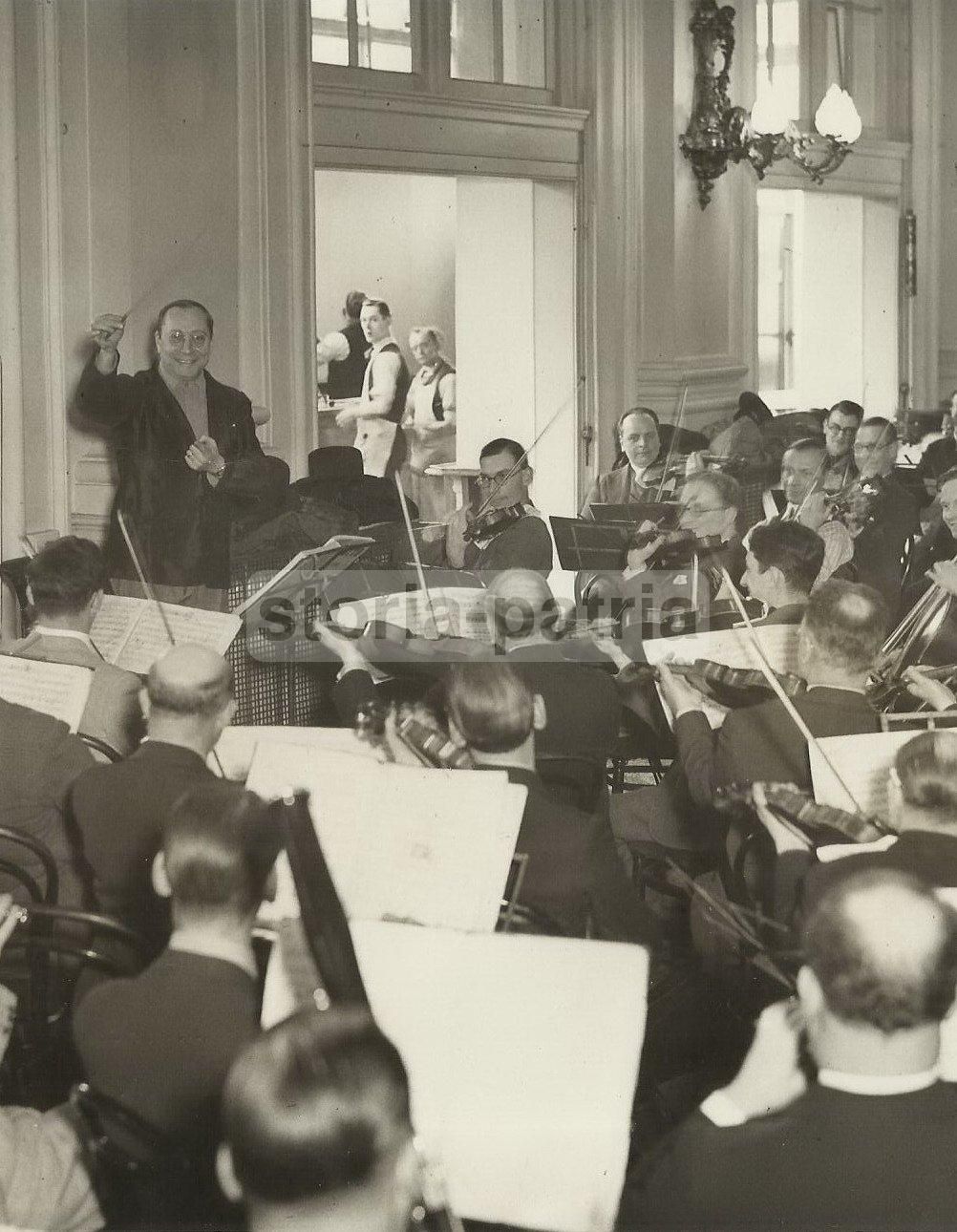 Fotografia Di Vincenzo Bellezza, Direttore d'Orchestra, Londra Circa 1936