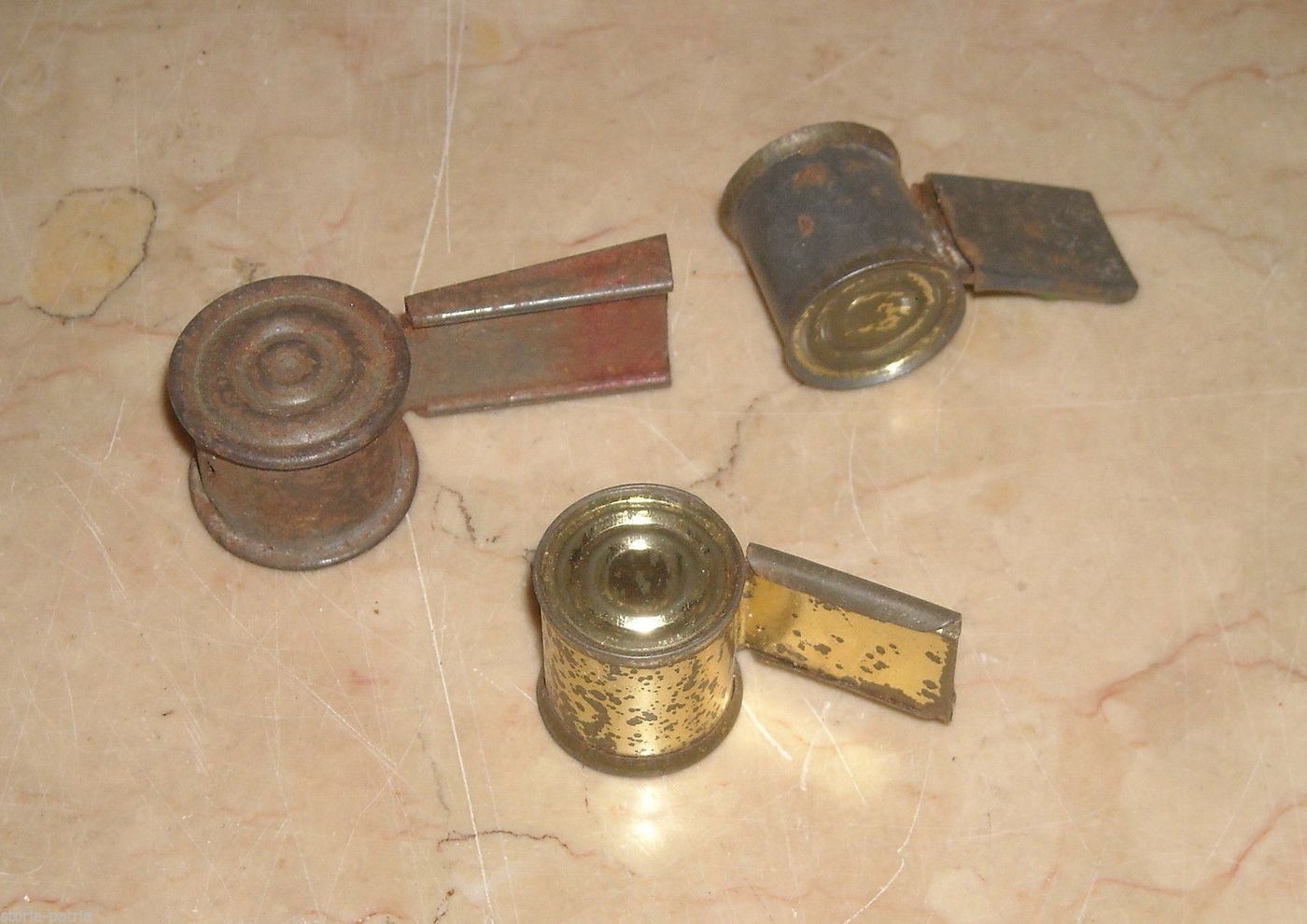 Tre Fischietti Da Collezione In Metallo Epoca 900 Caccia Vigili