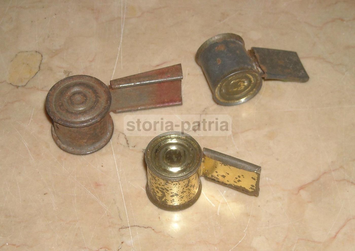 Tre Fischietti Da Collezione In Metallo Epoca 900 Caccia Vigili