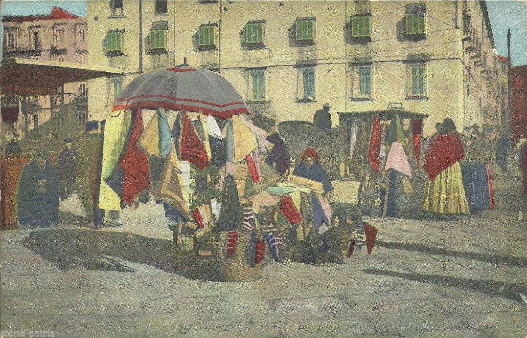 Napoli, Costumi: Venditrici Di Mercerie. Cartolina Illustrata Del Primo '900.