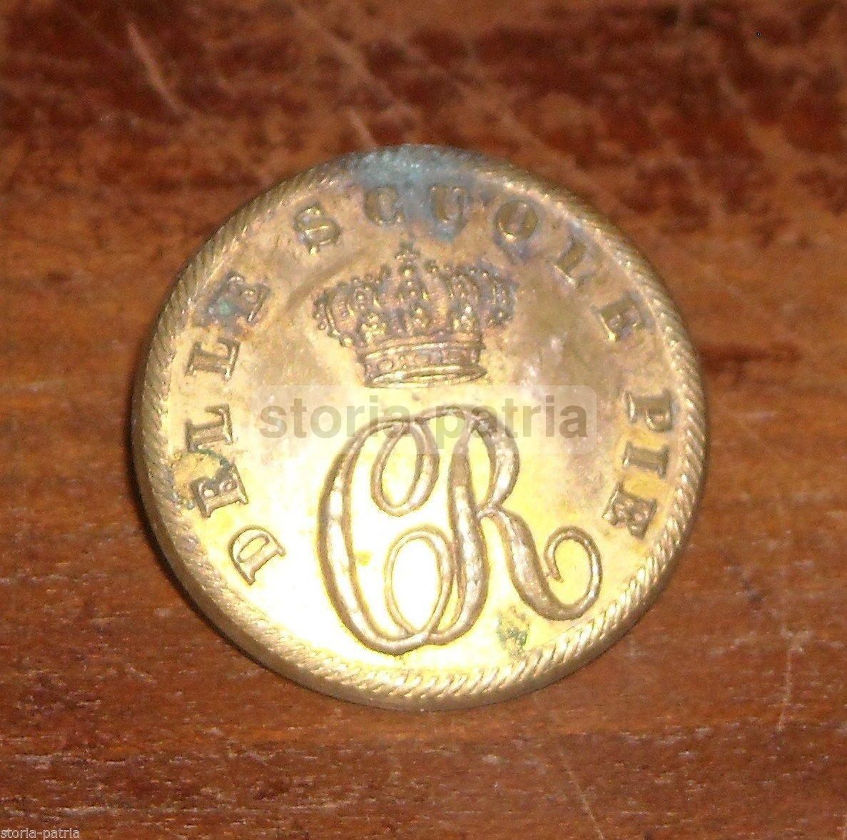 Bottone Antico Delle Scuole Pie Di Napoli In Ottone Dorato, Epoca Borbonica