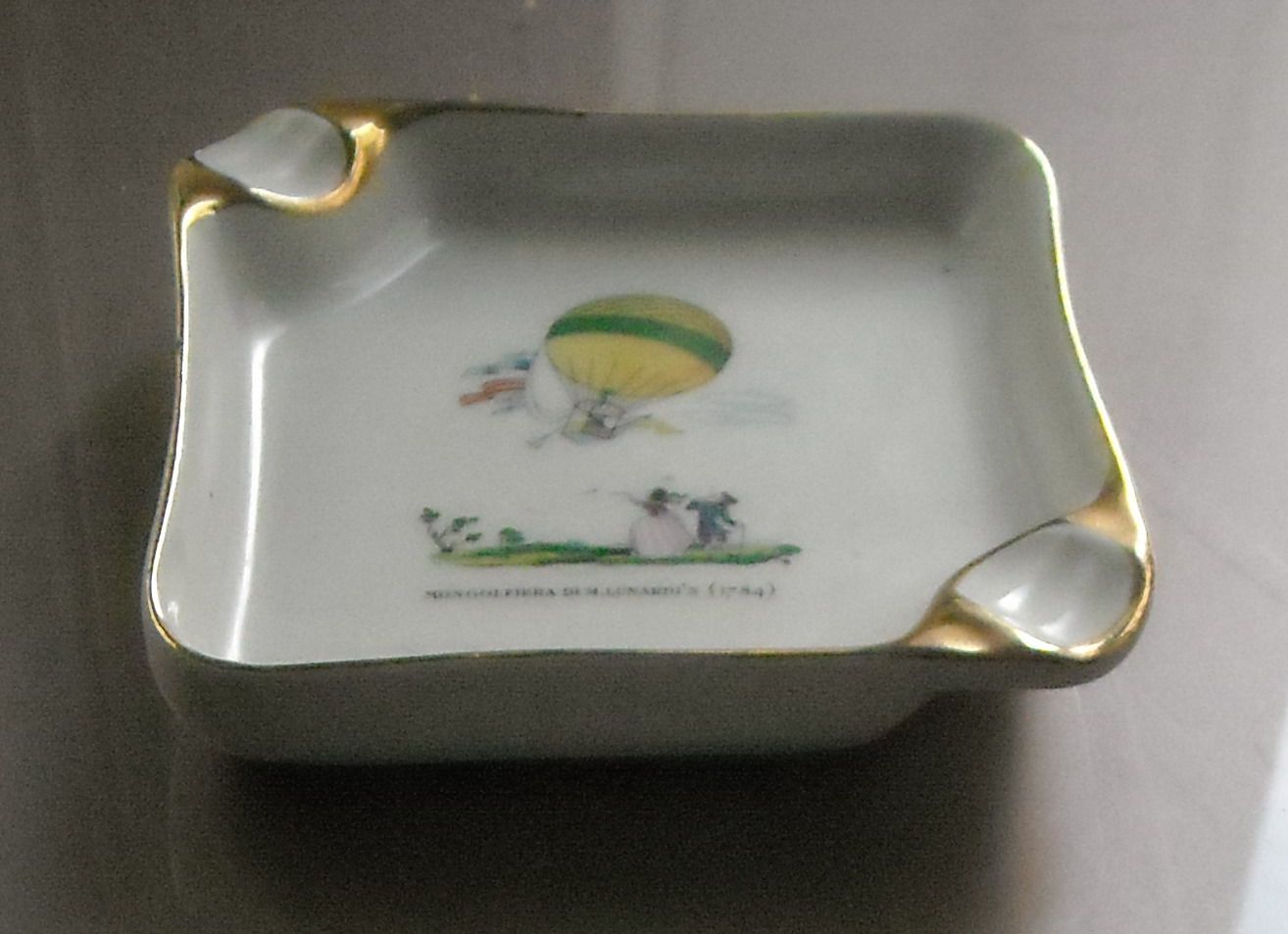 Posacenere In Porcellana Tognana, Mongolfiera Di Vincenzo Lunardi (1784)