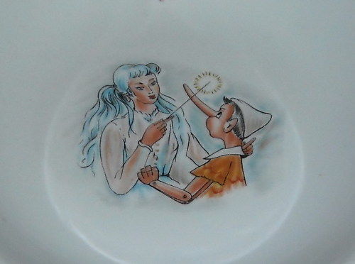 Piatto Scaldavivande Pinocchio In Porcellana, Prima Metà Del '900