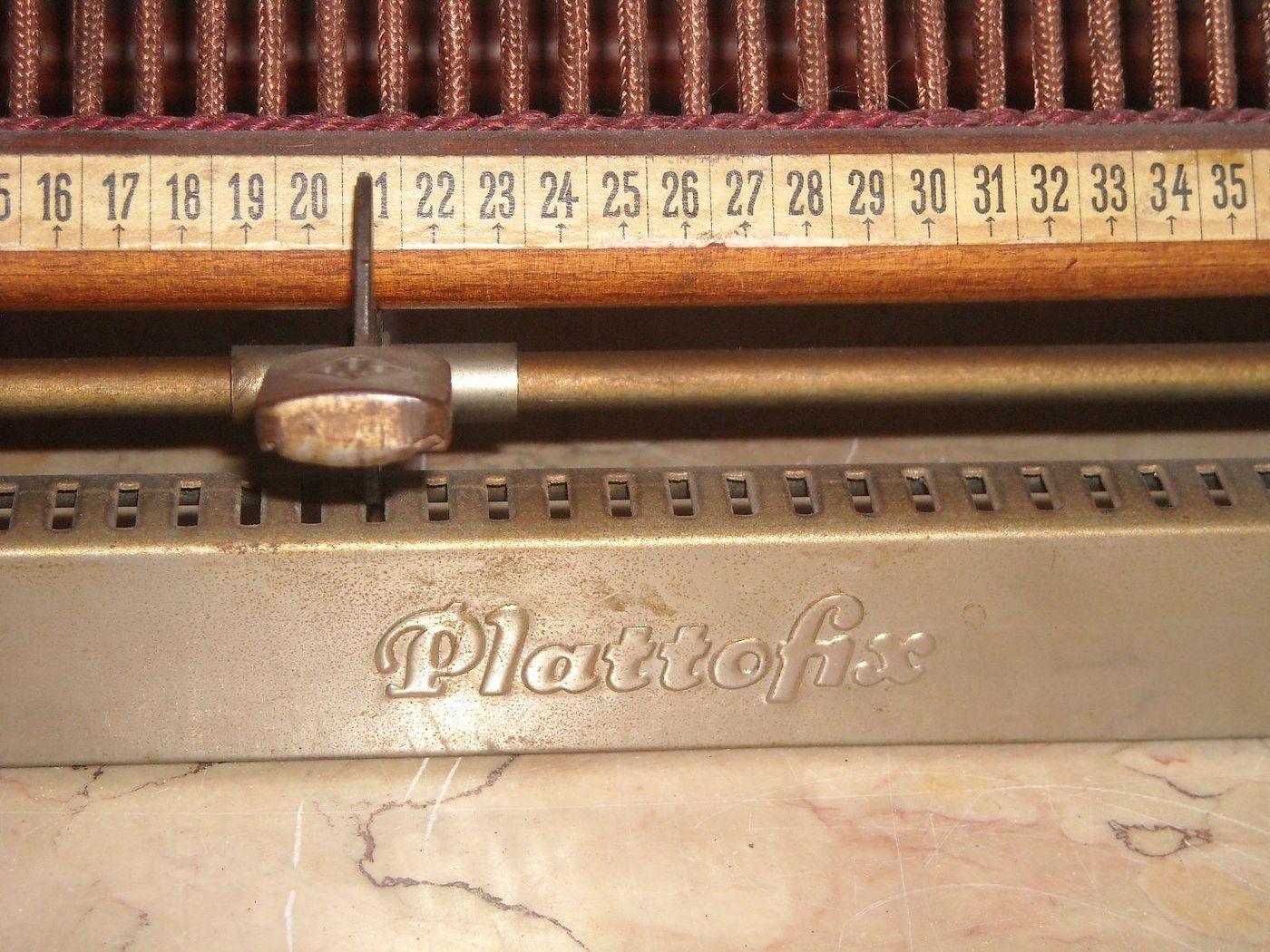 Plattofix: Porta Dischi In Vinile d'Epoca In Legno Di Mogano, Prima Metà Del '900