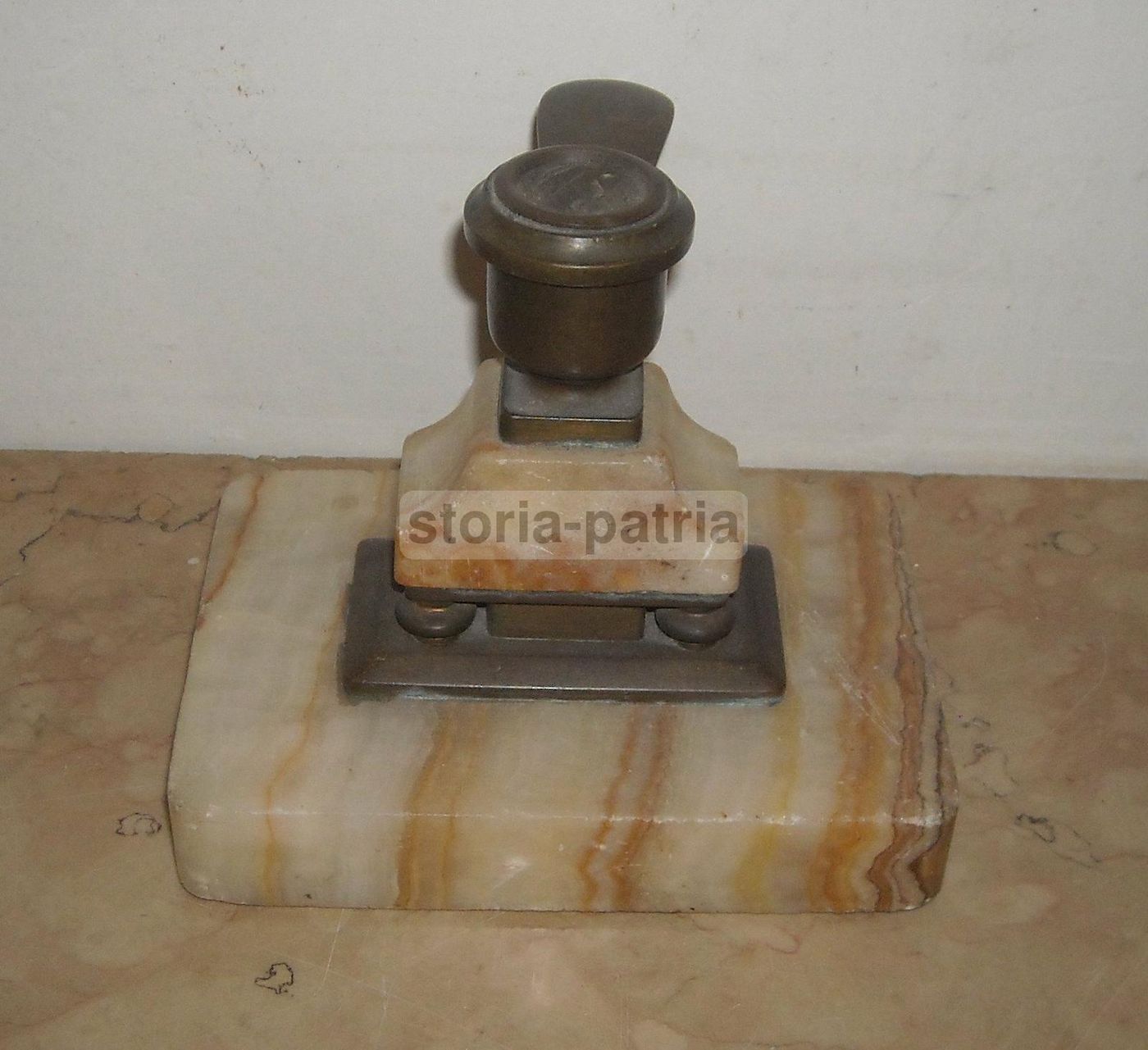 Bugia Porta Candela In Bronzo E Marmo Venato Dell'800