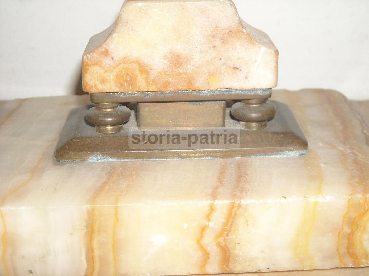 Bugia Porta Candela In Bronzo E Marmo Venato Dell'800