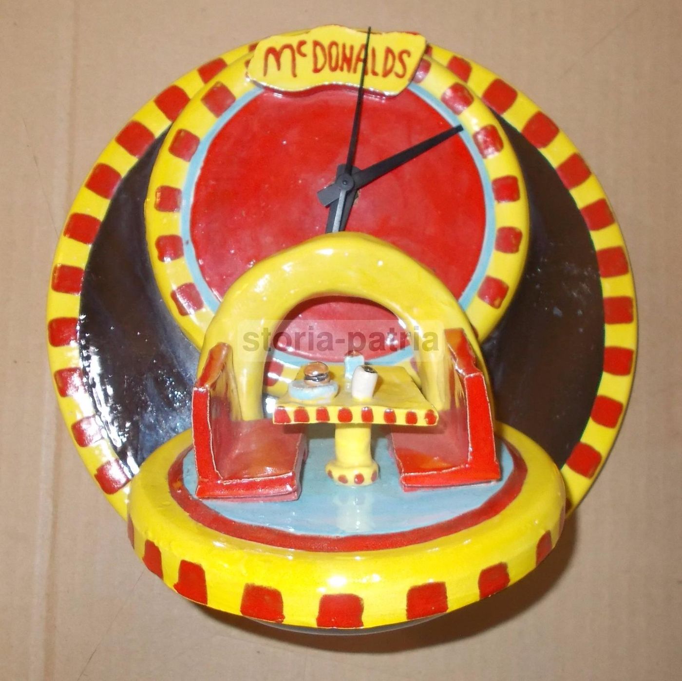 Orologio Da Parete McDonald'S, Scultura In Ceramica Con Hamburger E Tavolo