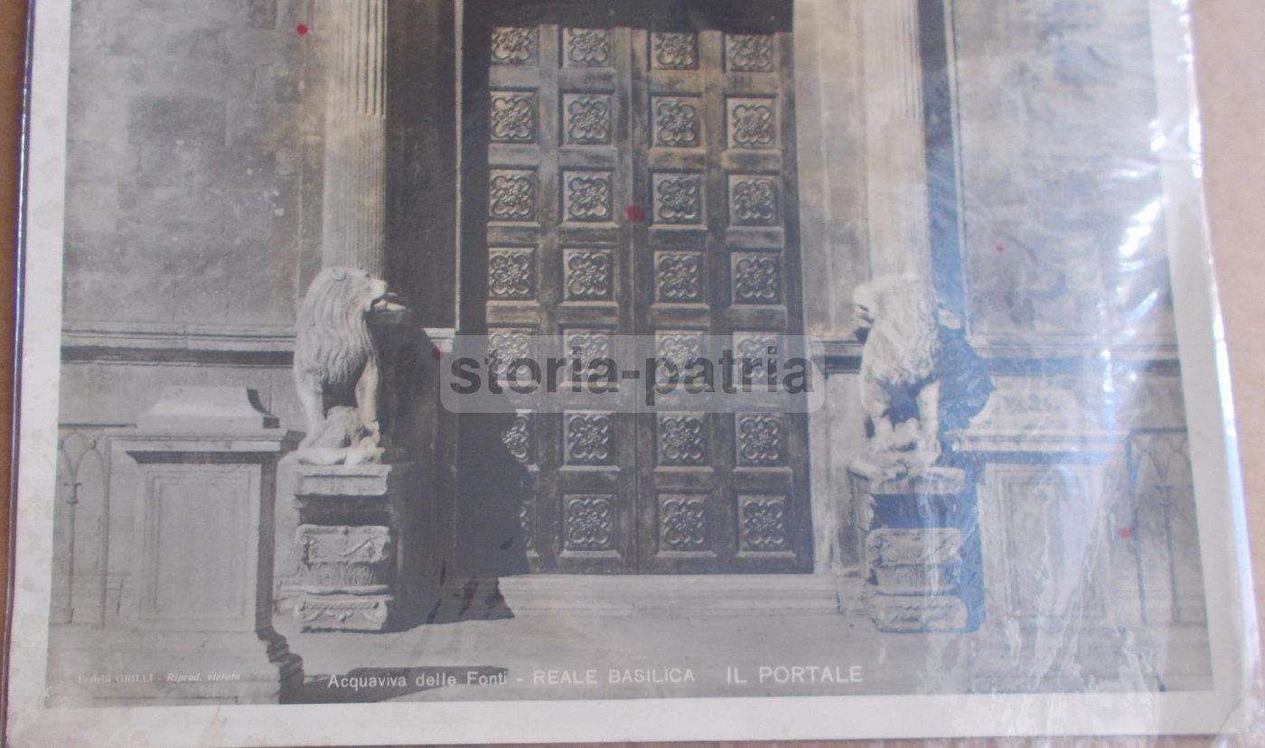 Antica Fotografia Del Portale Della Basilica Di Acquaviva Delle Fonti, Puglia