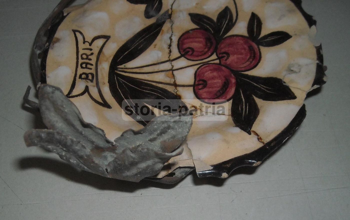Soprammobile Pubblicitario Bari Ceramica E Ferro Battuto Liberty