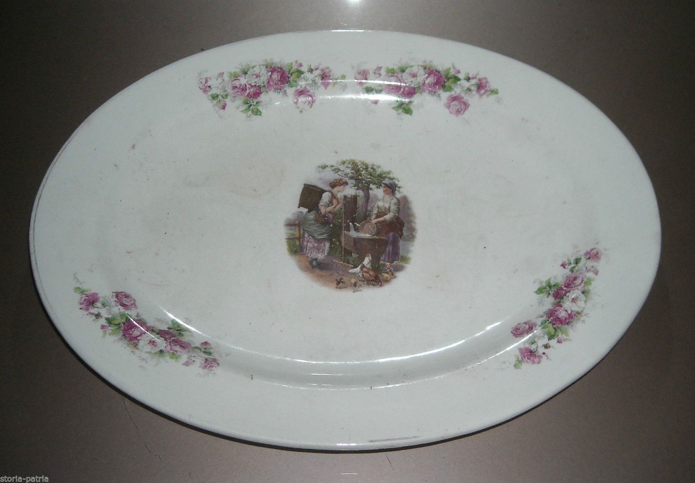 Piatto In Ceramica Palermo Con Marchio Cavalluccio Marino E Scena Folcloristica, 1920 Circa
