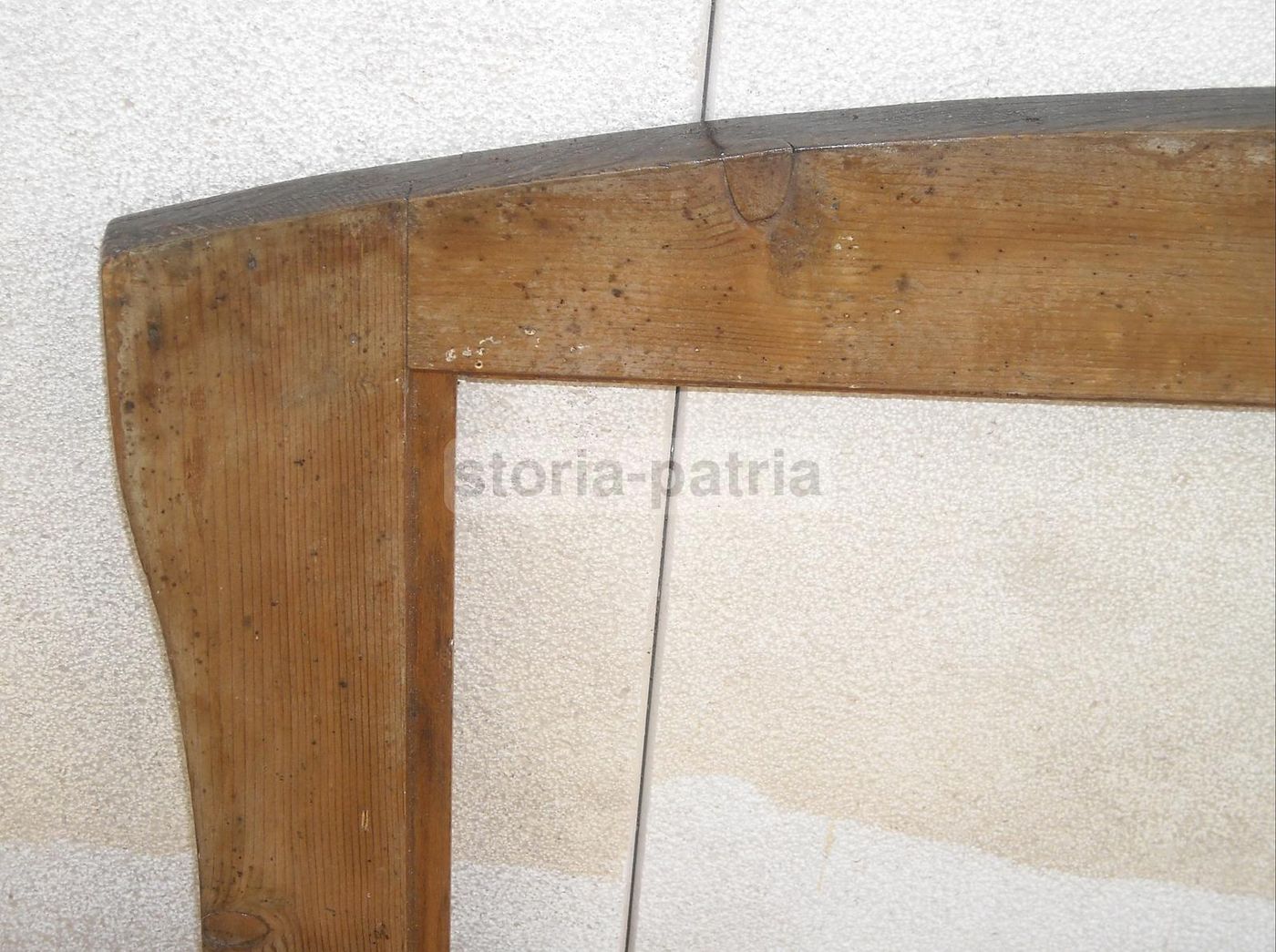 Antica Cornice Sinuosa, Primi '900, Legno Di Noce, 83x65 Cm