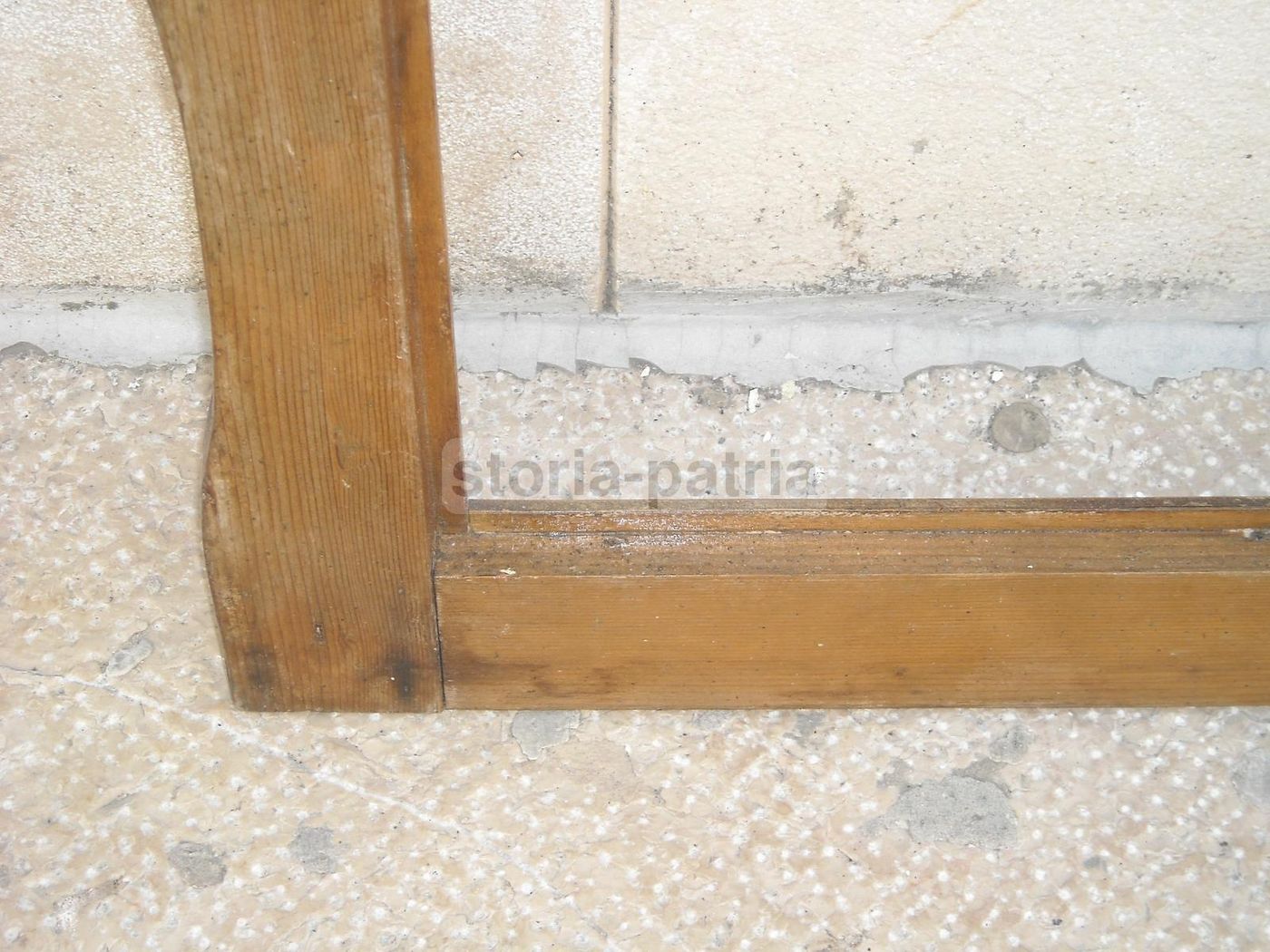 Antica Cornice Sinuosa, Primi '900, Legno Di Noce, 83x65 Cm