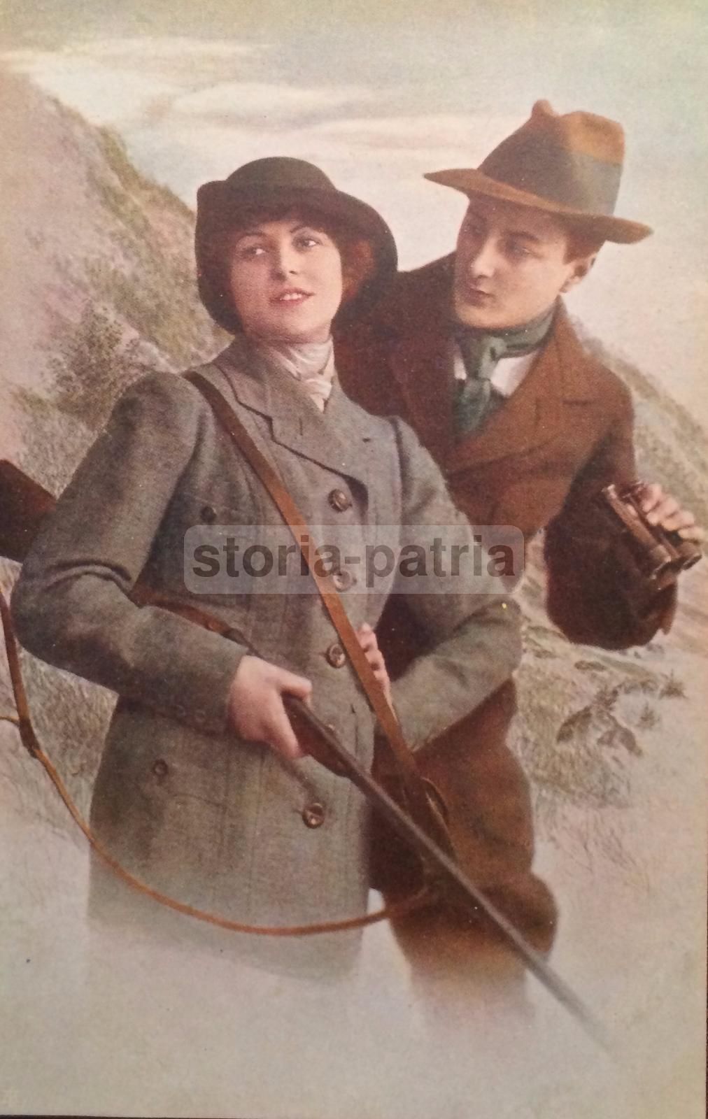 Cartolina Antica Caccia: Scena Galante Con Donna Cacciatrice E Fucile