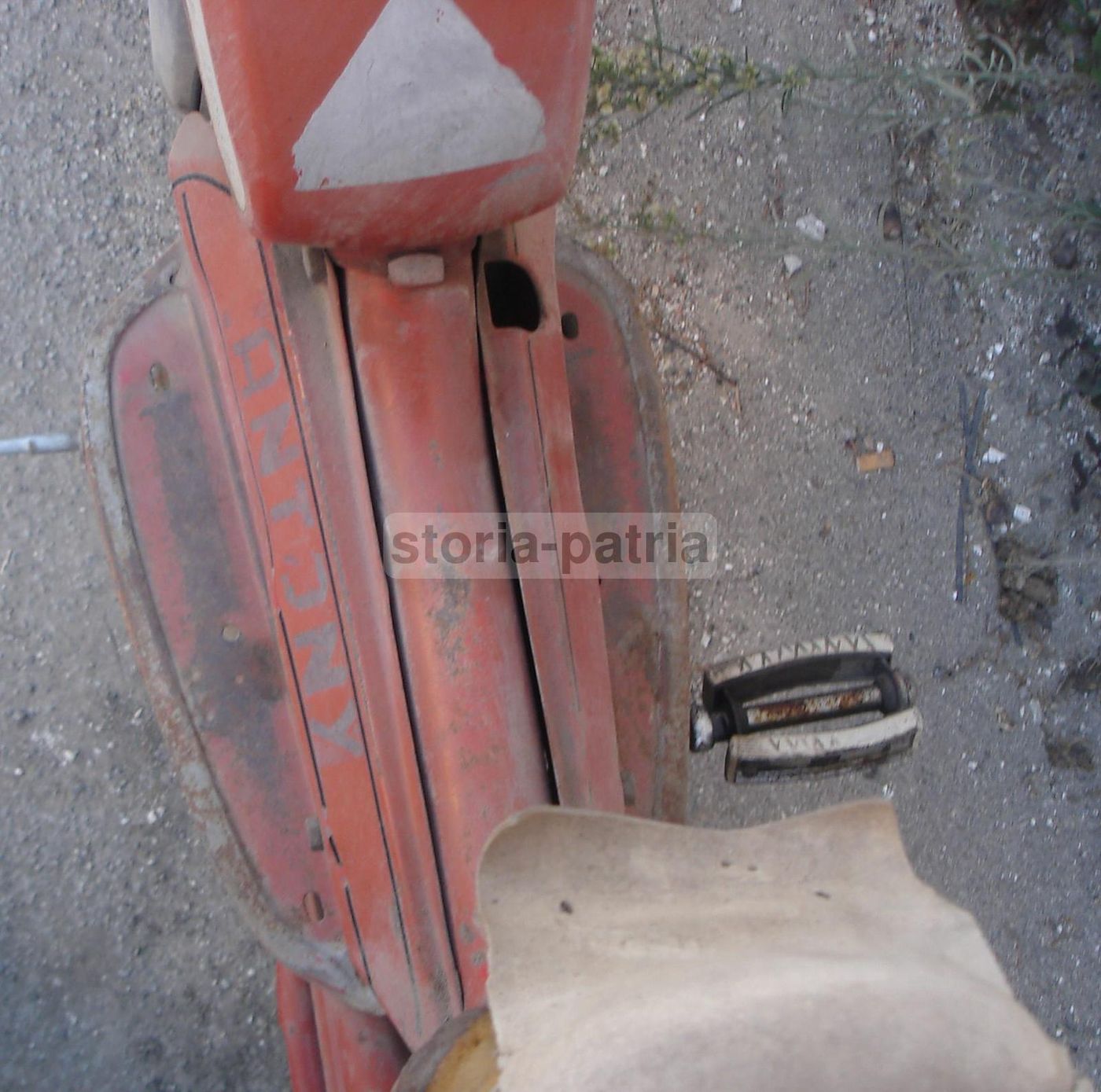 Moto d'Epoca Califfo De Luxe Anni '70 Da Restaurare