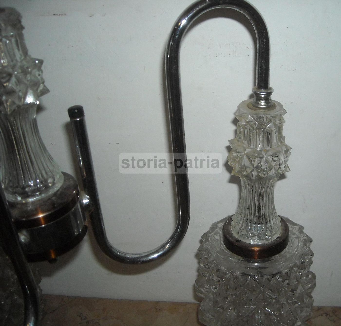 Lampadario Vintage Anni '60 Con Vetri Bugnati A Tre Luci