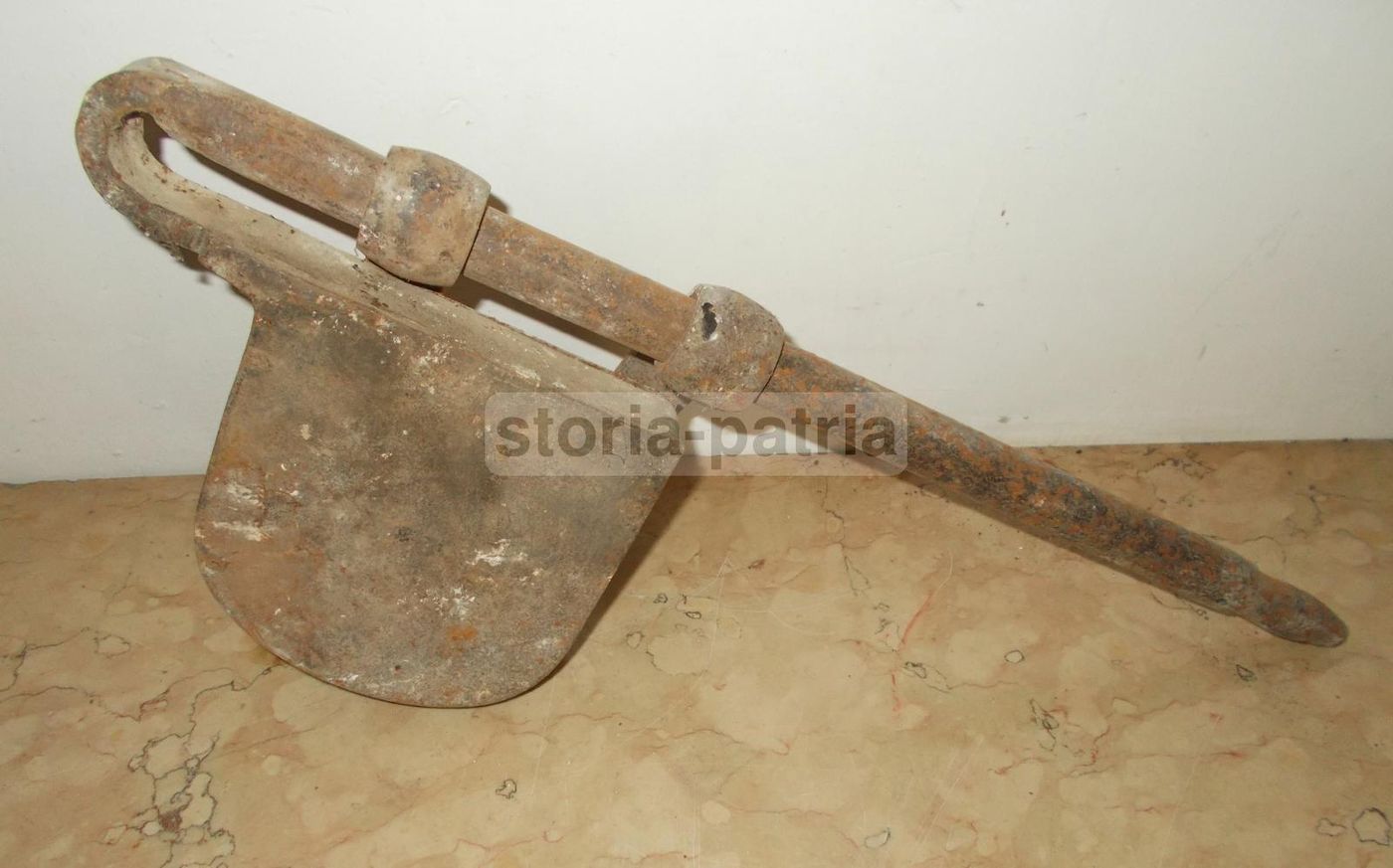 Chiavistello Antico In Ferro Battuto Con Serratura Artigianale, Secolo XIX