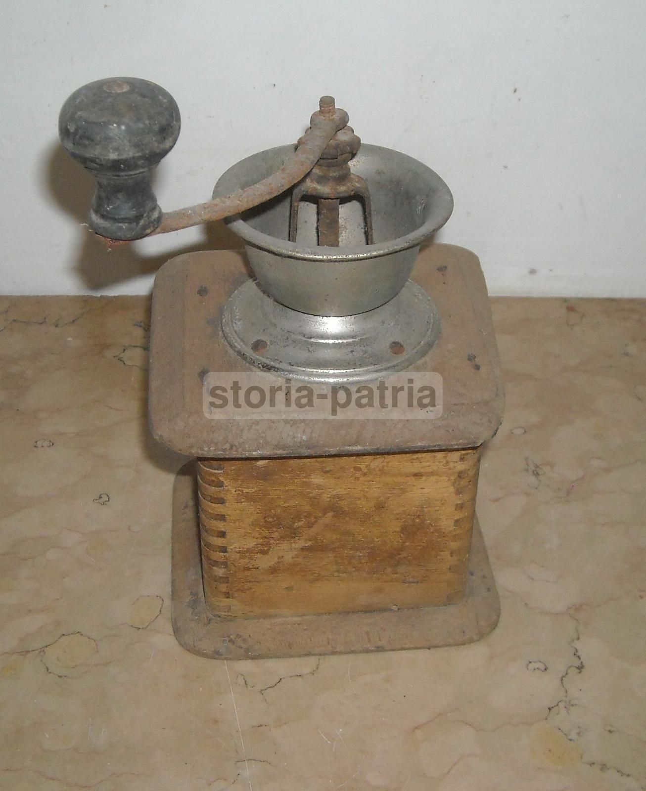 Macinacaffè Antico P.B. Macina Acciaio In Legno E Metallo, Anni '20 '50