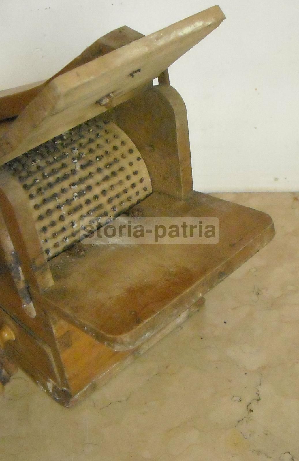 Grattugia Antica Cantoni In Legno, Primi '900