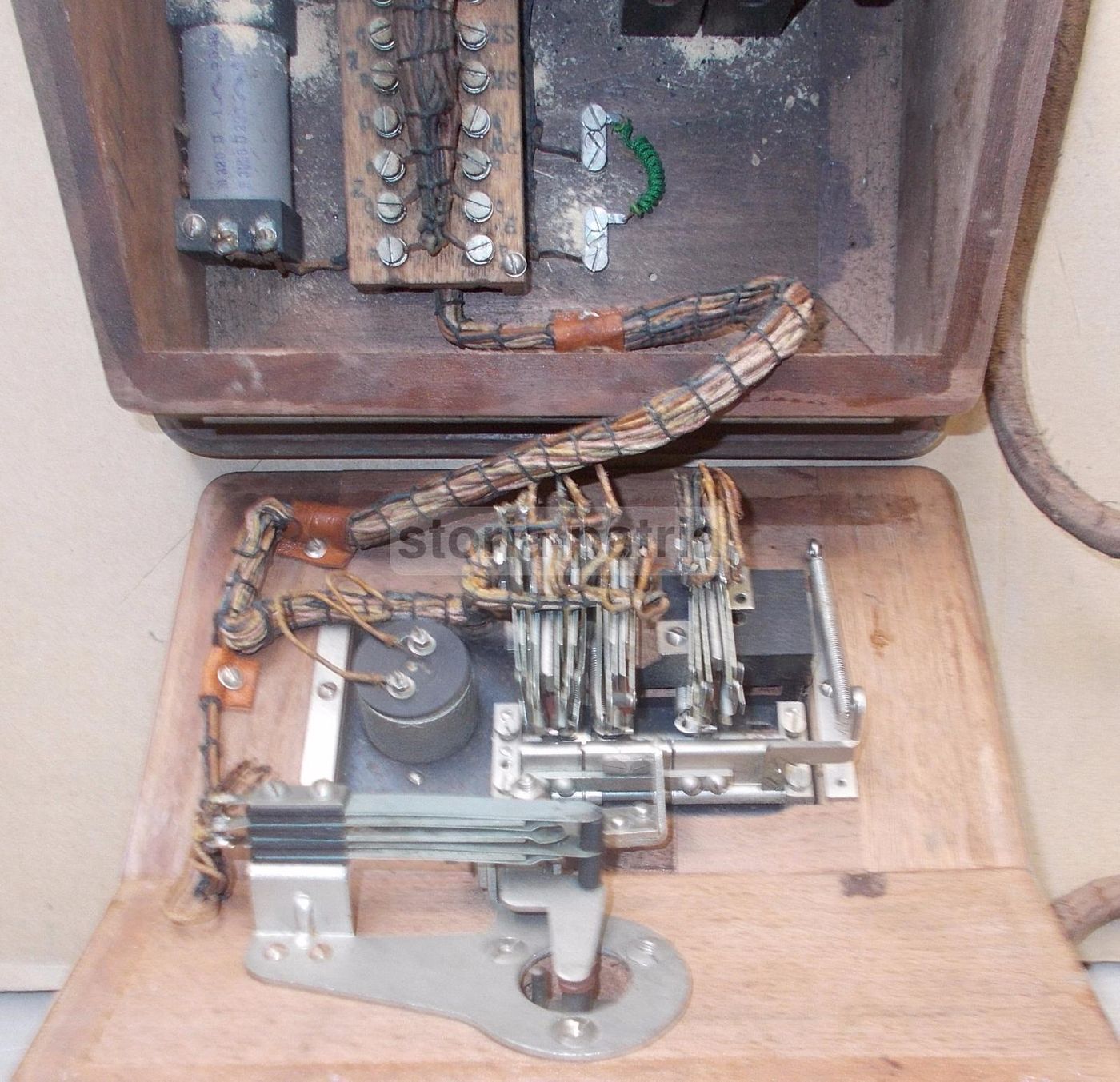 Antico Telefono Con Suonerie, Fine '800   Inizio '900