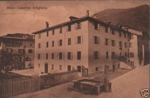 Malè, Caserma Artiglieria Con Militari. Cartolina Antica Del Trentino, 1900 Circa