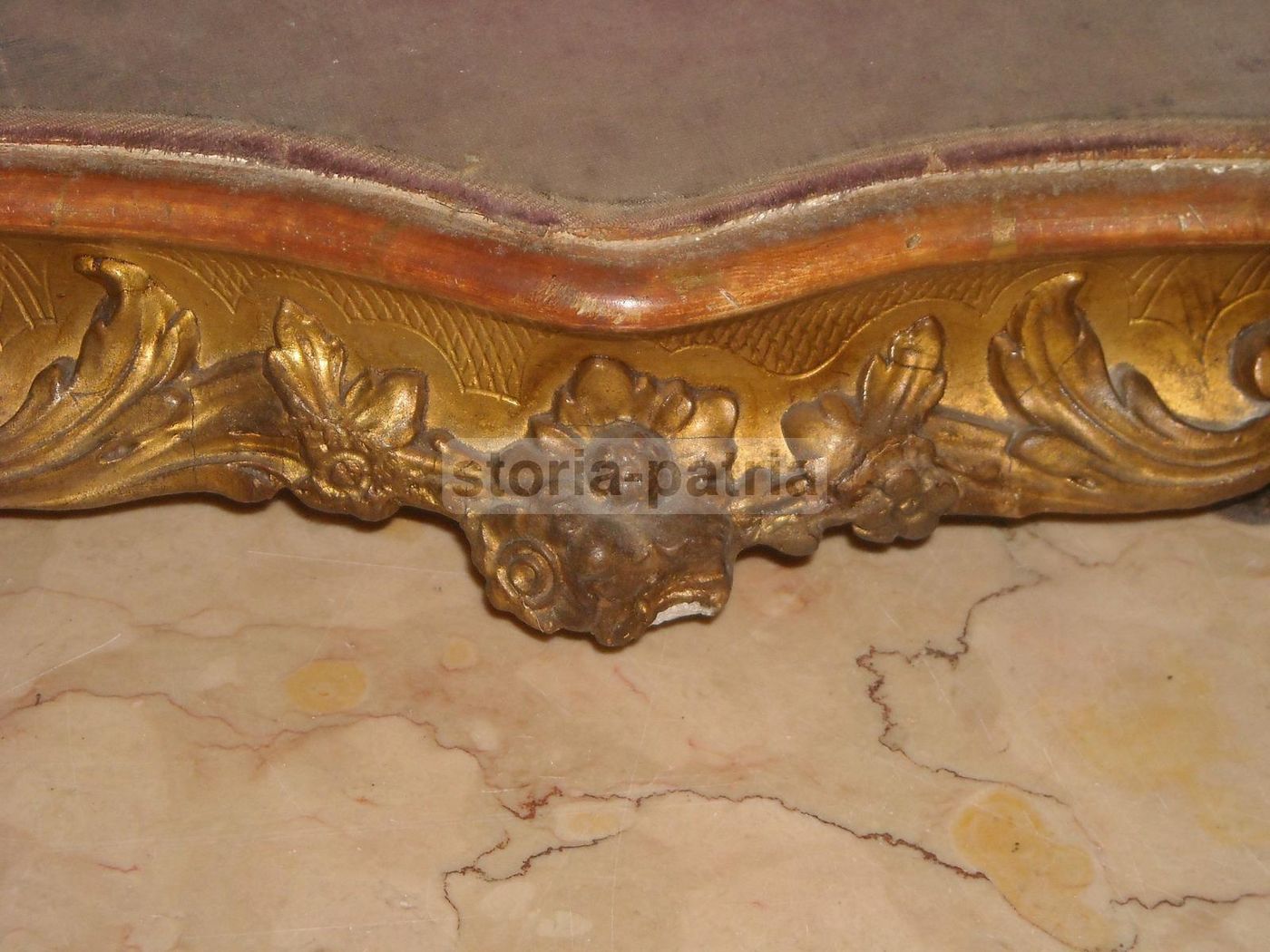Base Antica In Legno Dorato Con Fregi Per Sculture, XIX Secolo