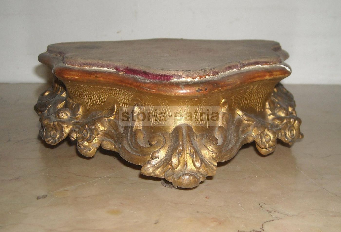 Base Antica In Legno Dorato Con Fregi Per Sculture, XIX Secolo