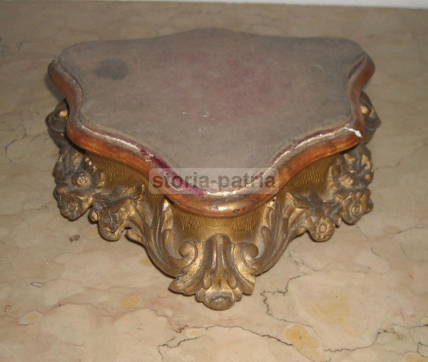 Base Dorata Ottocentesca Per Sculture E Porcellane Cm 20x7