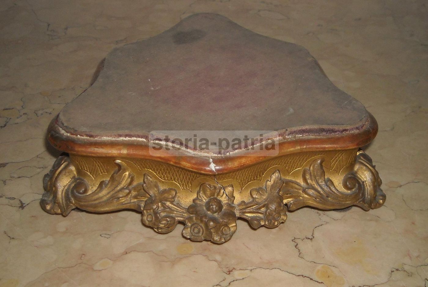 Base Antica In Legno Dorato Con Fregi Per Sculture, XIX Secolo