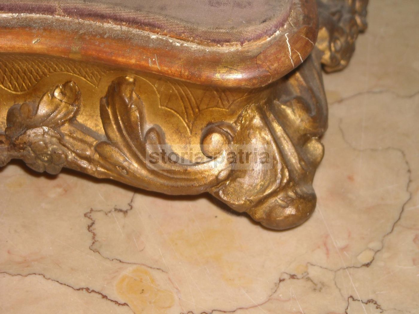 Base Dorata Ottocentesca Per Sculture E Porcellane Cm 20x7