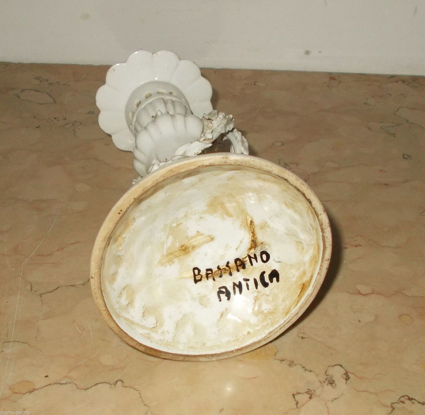 Candeliere Bassano Antica In Ceramica Bianca Con Decorazioni Floreali