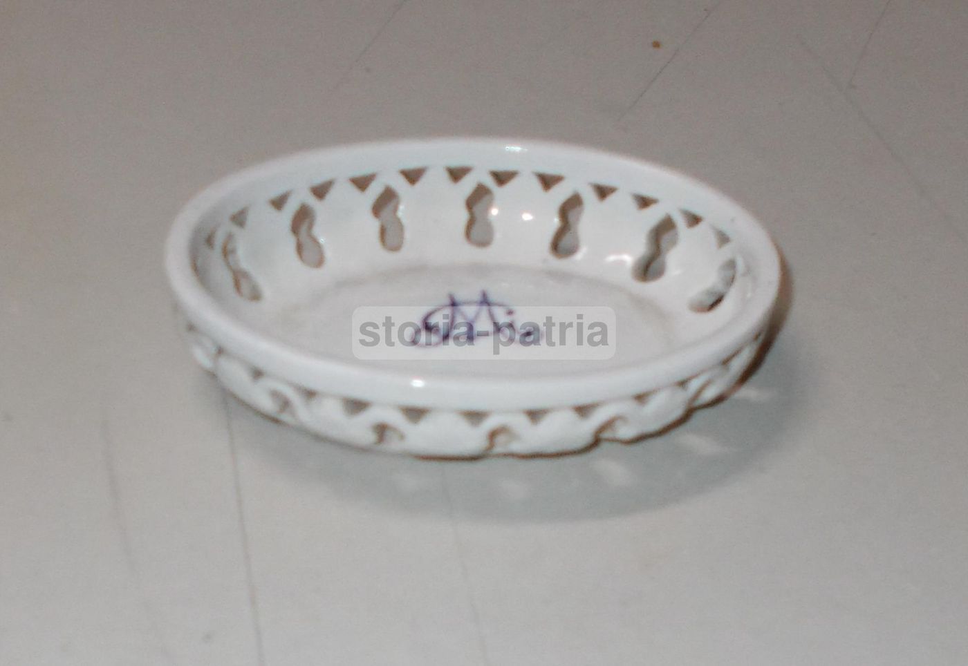 Cestino In Ceramica Di Nove, Manifattura Barettoni, Monogrammato, 1940 1960