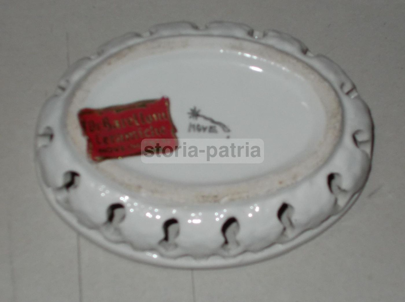 Cestino In Ceramica Di Nove, Manifattura Barettoni, Monogrammato, 1940 1960