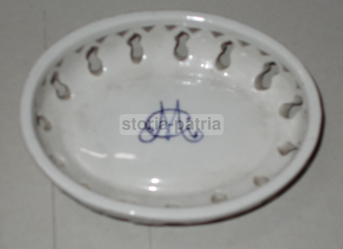 Cestino In Ceramica Di Nove, Manifattura Barettoni, Monogrammato, 1940 1960